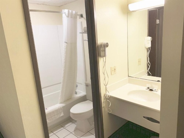Motel 6 McGraw, NY - Cortland image 12